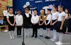 Pasowanie na ucznia i obchody Dnia Edukacji Narodowej w Prusieku 49