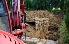 	Trwa budowa kanalizacji sanitarnej w Niebieszczanach &ndash; inwestycja już na p&oacute;łmetku! 1