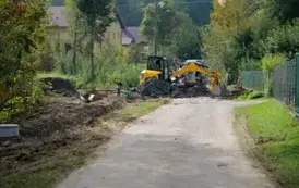 	Trwa budowa kanalizacji sanitarnej w Niebieszczanach &ndash; inwestycja już na p&oacute;łmetku! 8