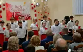 Patriotyczne obchody Święta Niepodległości w Falej&oacute;wce 54