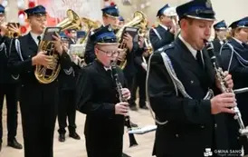 Patriotyczne obchody Święta Niepodległości w Falej&oacute;wce 77