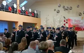 Patriotyczne obchody Święta Niepodległości w Falej&oacute;wce 80