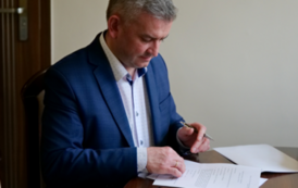 Kolejny krok w rozwoju infrastruktury wodociągowej w Gminie Sanok. Umowa na dokumentację projektową dla Jędruszkowiec podpisana! 4