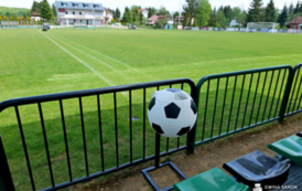 Nowa trybuna przy boisku sportowym w Strachocinie już gotowa 5