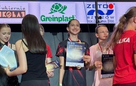 Sukces uczennic ze Szkoły Podstawowej w Srogowe G&oacute;rnym podczas zawod&oacute;w gimnastycznych World Grand Prix Fit Kids w Rzeszowie 10
