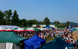 Doroczne święto plon&oacute;w, tradycji i wsp&oacute;lnej zabawy. Powiatowo-Gminne Dożynki w Czerteżu już za nami 54