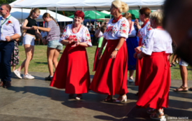 Doroczne święto plon&oacute;w, tradycji i wsp&oacute;lnej zabawy. Powiatowo-Gminne Dożynki w Czerteżu już za nami 79