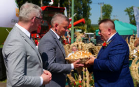Doroczne święto plon&oacute;w, tradycji i wsp&oacute;lnej zabawy. Powiatowo-Gminne Dożynki w Czerteżu już za nami 124