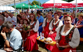 Doroczne święto plon&oacute;w, tradycji i wsp&oacute;lnej zabawy. Powiatowo-Gminne Dożynki w Czerteżu już za nami 136