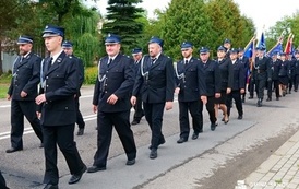 120 lat Ochotniczej Straży Pożarnej w Pakosz&oacute;wce. Pokolenia strażak&oacute;w ochotnik&oacute;w w służbie lokalnej społeczności 146