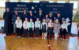 fot. Szkoła Podstawowa w Strachocinie - pasowanie na ucznia 14.10 (23)