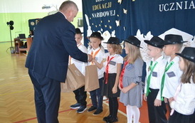 fot. Szkoła Podstawowa w Strachocinie - pasowanie na ucznia 14.10 (9)