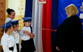 Szkoła Podstawowa w Pakosz&oacute;wce - pasowanie na ucznia 12.10 (18)