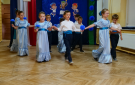 Szkoła Podstawowa w Pakosz&oacute;wce - pasowanie na ucznia 12.10 (4)
