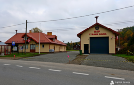 Zmiana otoczenia wok&oacute;ł WDK w Tyrawie Solnej! Trwają prace przy utwardzaniu placu postojowego 1