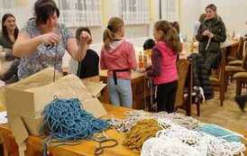 W WDK Jurowce odbyły się warsztaty MAKRAMOWE BRELOKI 5