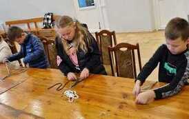 W WDK Jurowce odbyły się warsztaty MAKRAMOWE BRELOKI 19