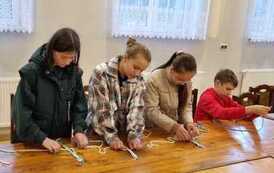 W WDK Jurowce odbyły się warsztaty MAKRAMOWE BRELOKI 24