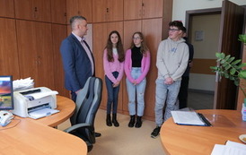 Lekcja WOS-u w urzędzie dla uczni&oacute;w ze Szkoły Podstawowej w Pisarowcach 13