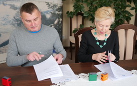 Podpisano umowę  na modernizację Wiejskiego Domu Kultury w Prusieku 5