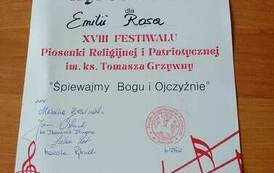 Wyr&oacute;żnienie dla uczennicy SP w Pisarowcach za udział w XVIII Festiwalu Piosenki "Śpiewajmy bogi i Ojczyźnie" 1