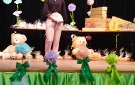 Wyr&oacute;żnienie dla uczennicy SP w Pisarowcach za udział w XVIII Festiwalu Piosenki "Śpiewajmy bogi i Ojczyźnie" 2