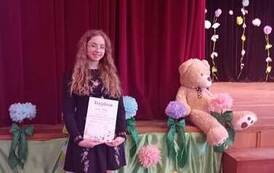 Wyr&oacute;żnienie dla uczennicy SP w Pisarowcach za udział w XVIII Festiwalu Piosenki "Śpiewajmy bogi i Ojczyźnie" 5