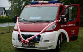 &quot;Bogu na chwałę ludziom na pożytek&quot;. Uroczystość poświęcenia samochodu pożarniczego OSP Bykowce 28