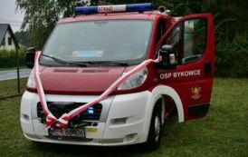 &quot;Bogu na chwałę ludziom na pożytek&quot;. Uroczystość poświęcenia samochodu pożarniczego OSP Bykowce 30