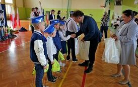 Pasowanie na ucznia 2023/2024 w Szkole Podstawowej w Strachocinie 18