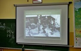 Lekcje historyczne w Szkole Podstawowej w Pakosz&oacute;wce w ramach projektu &quot;Bohaterom niezłomnym...&quot; 5