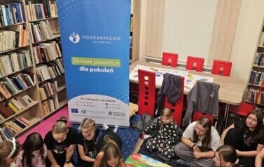 Edukacyjna lekcja o czystym powietrzu w Bibliotece Gminnej w Pisarowcach 2