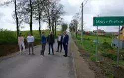 zdjęcie z odiobru końcowego prac - remont drogi Stróże Wielkie