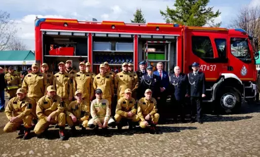 zdjęcie jednostki OSP Mrzygłód z uroczystości przekazania nowego wozu ratowniczo-gaśniczego