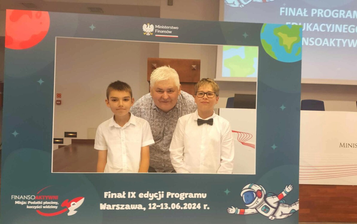 Zdjęcie do Wielki sukces Szkoły Podstawowej w Pakosz&oacute;wce! Uczniowie w finale programu FINANSOAKTYWNI Ministerstwa Finans&oacute;w 