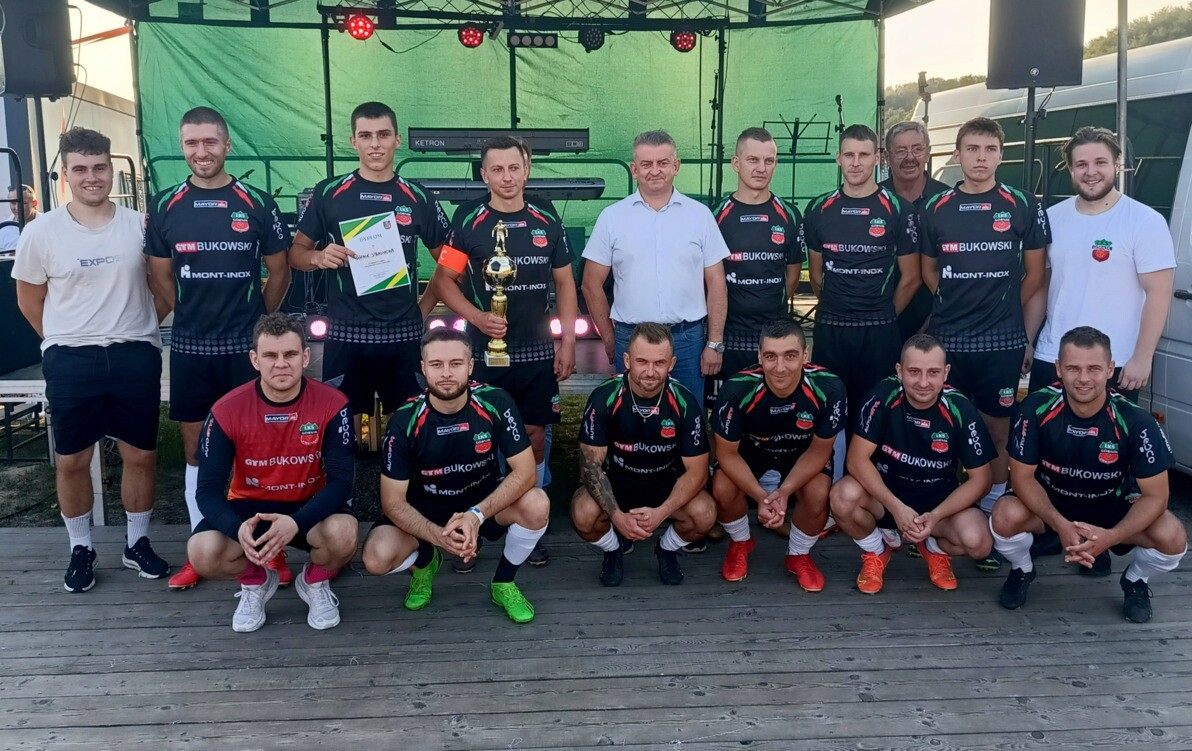Zdjęcie do LKS "G&oacute;rnik" Strachocina zwycięzcą Turnieju o Puchar W&oacute;jta gminy Sanok 2024!