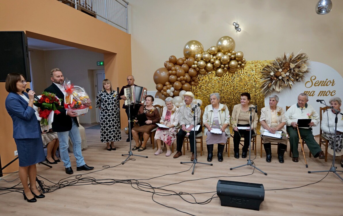 Zdjęcie do Uczestnicy Ośrodka Wsparcia Dziennego w Raczkowej świętowali Dzień Seniora 2024