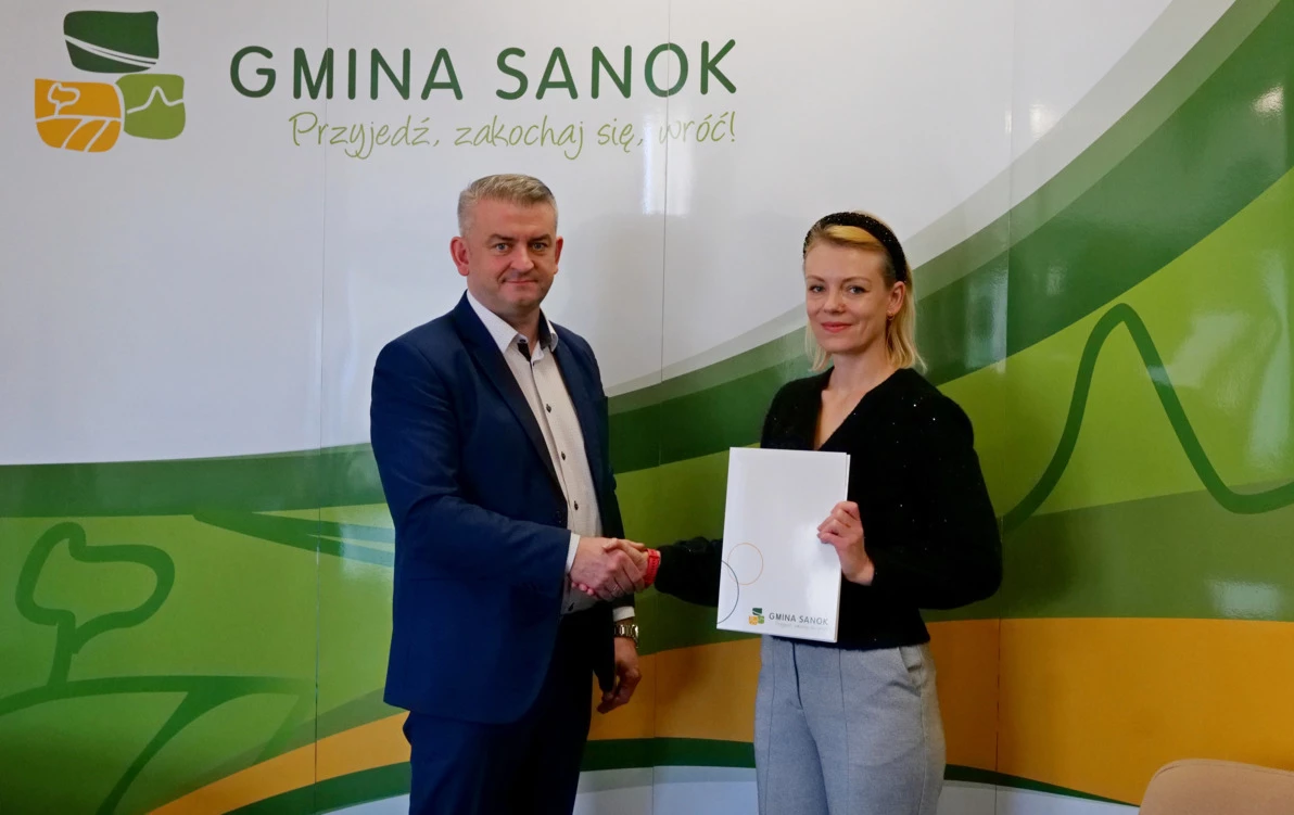 Zdjęcie do Podpisanie umowy na zagospodarowanie gęsiego rynku w Mrzygłodzie