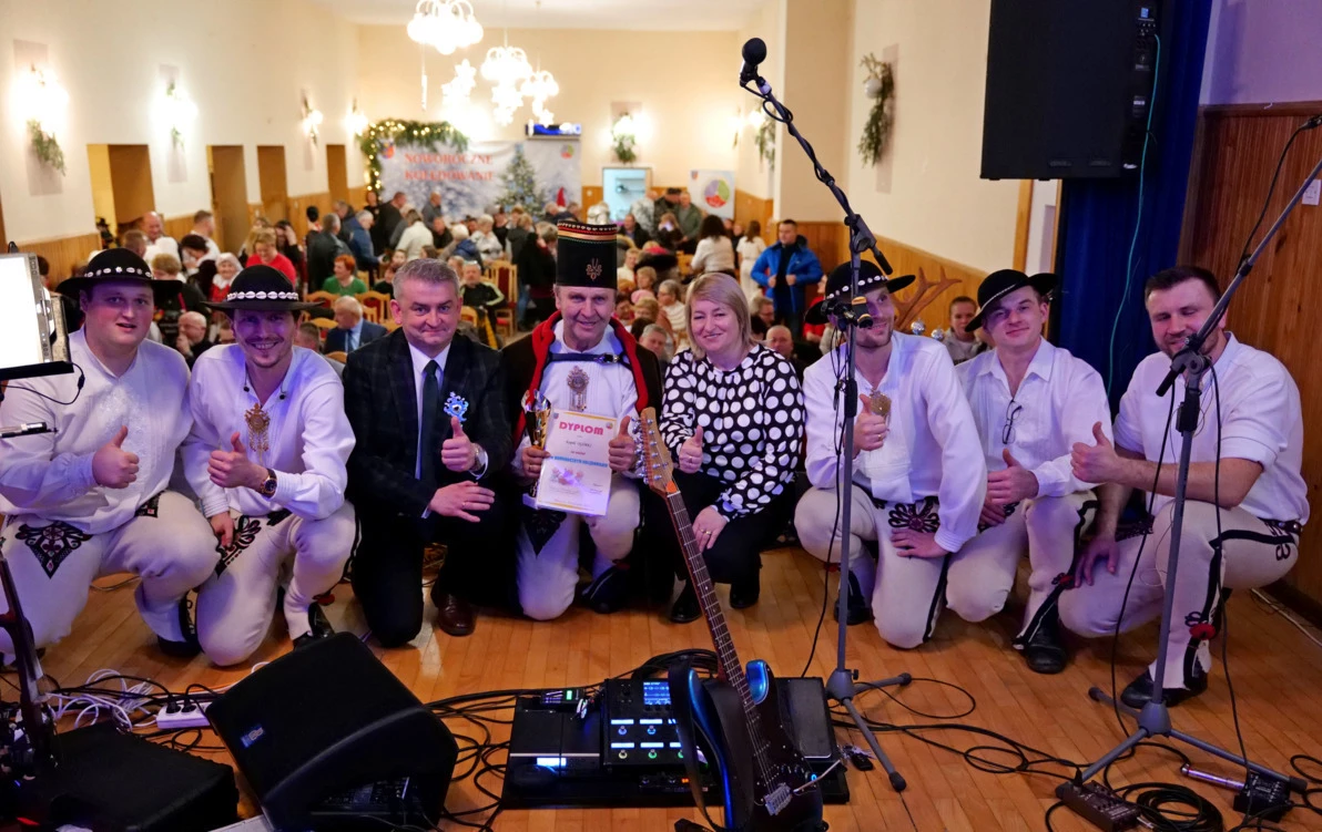 Zdjęcie do Noworoczne kolędowanie w Hłomczy - muzyczne spotkanie pełne radości i życzliwości