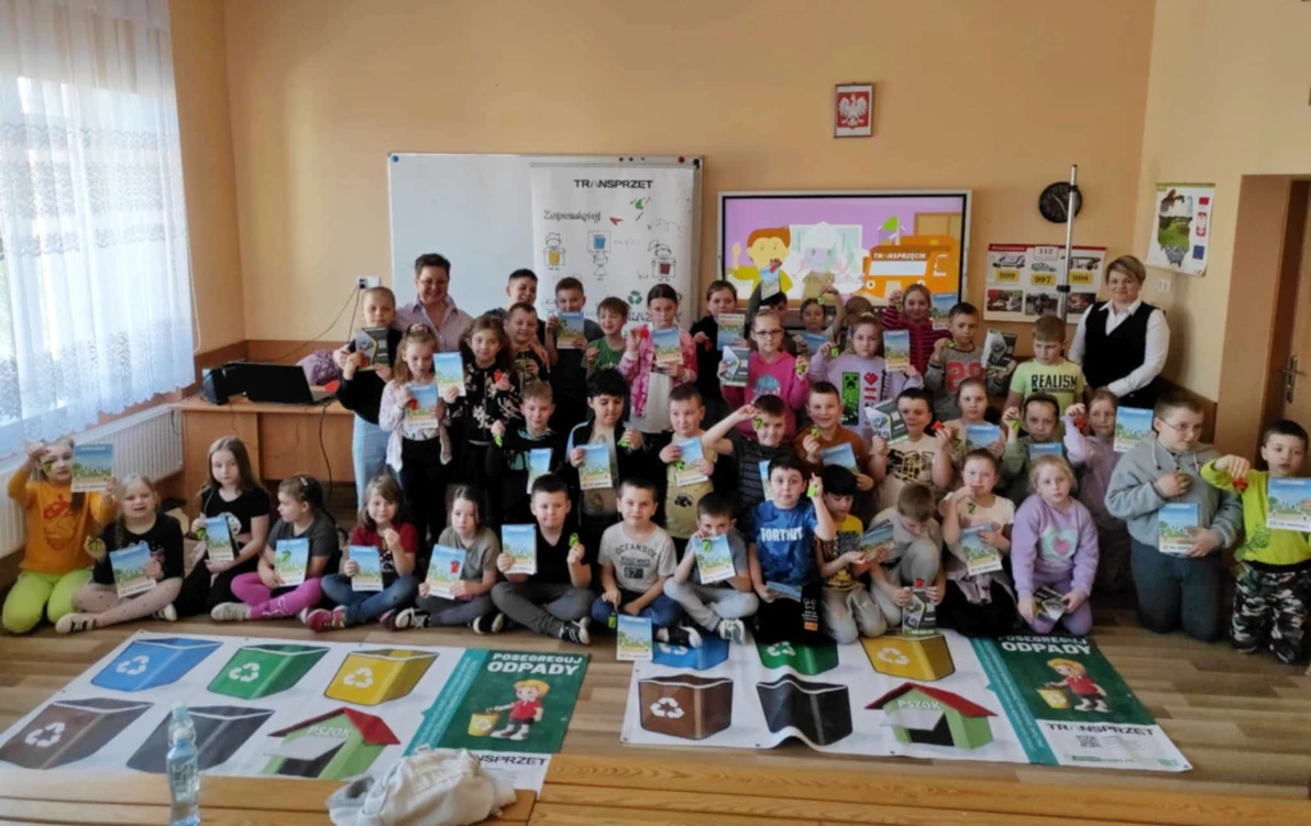 Zdjęcie do Prelekcja dla uczni&oacute;w Szkoły Podstawowej w Niebieszczanach pt. "Jak prawidłowo segregować odpady"