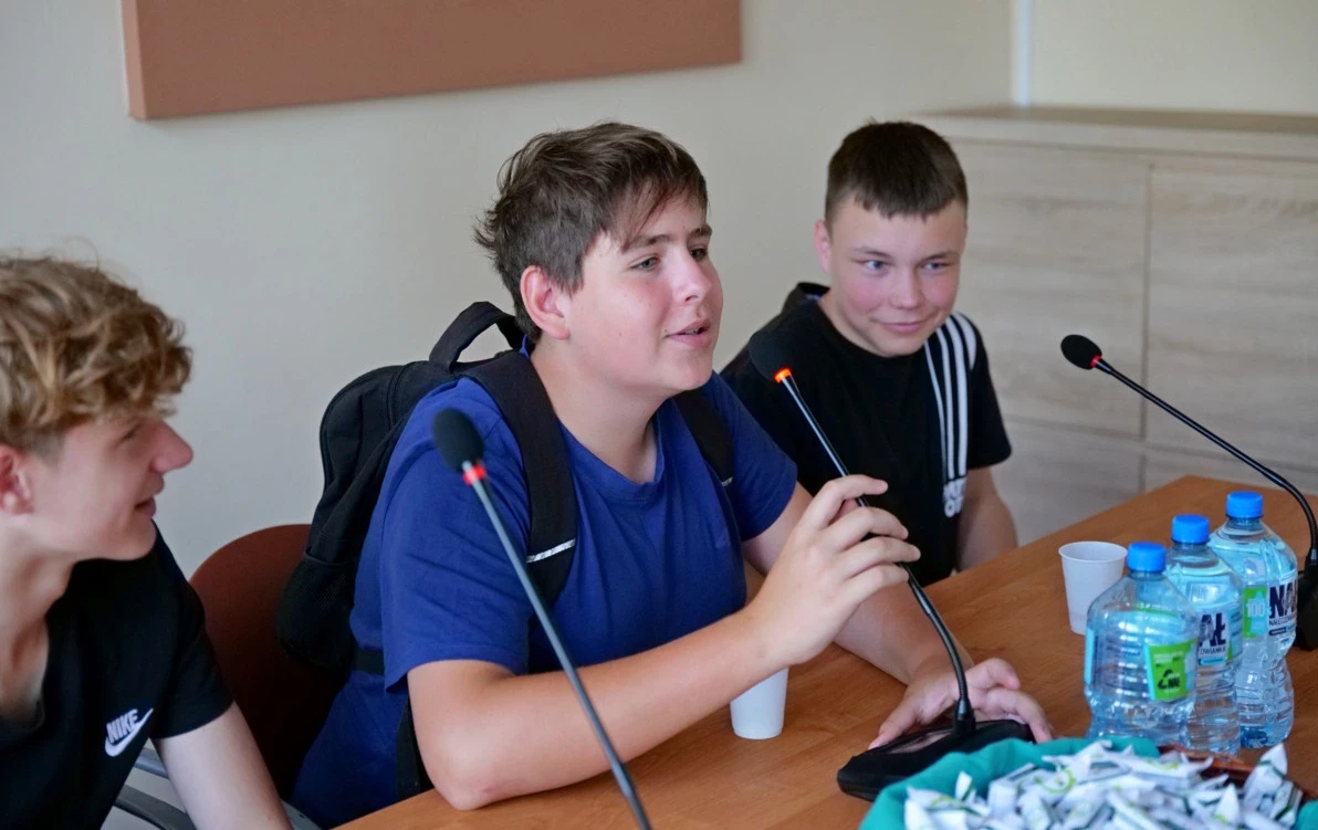 Zdjęcie do &Oacute;smoklasiści z wizytą w Urzędzie Gminy w ramach &bdquo;Chwili z Samorządem&rdquo;