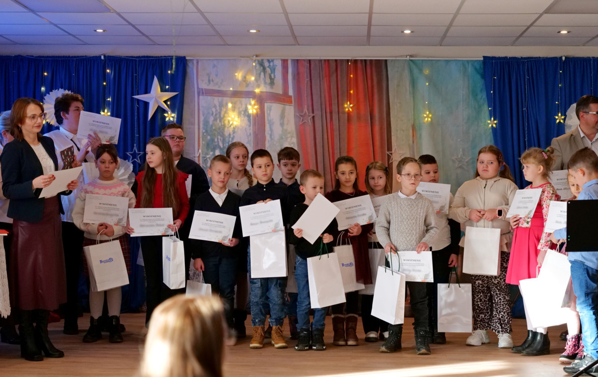 Zdjęcie do Znamy laureat&oacute;w II Międzyszkolnego Konkursu na Kartkę Bożonarodzeniową