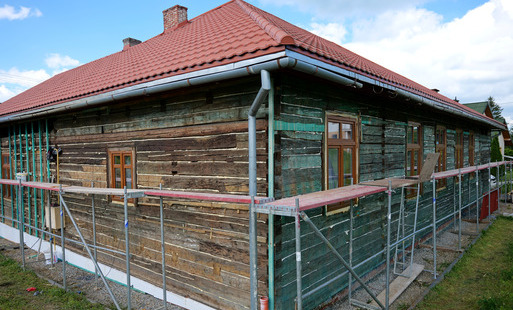 Trwa termodernizacja Wiejskiego Domu Kultury w Lisznej