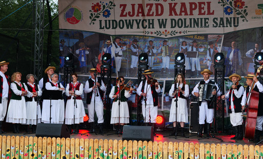 Za nami XV Zjazd Kapel Ludowych w Dolinie Sanu. Mrzygłód ponownie rozbrzmiał muzyką, tradycją i regionalnymi smakami