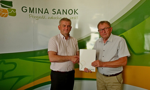 Rusza budowa sieci wodociągowej w Trepczy! Wójt Gminy Sanok podpisał umowę z wykonawcą