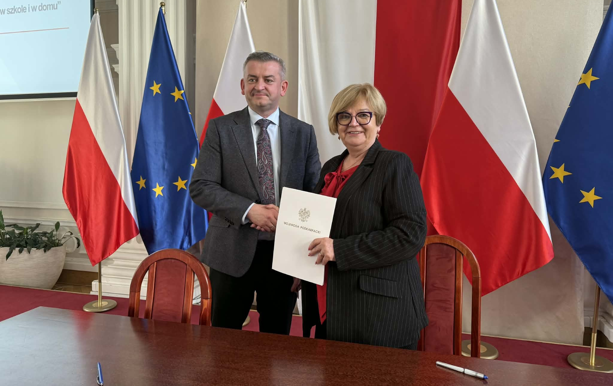 Zdjęcie do Wsparcie dla mieszkańc&oacute;w Gminy Sanok w ramach programu &bdquo;Posiłek w szkole i w domu&rdquo;