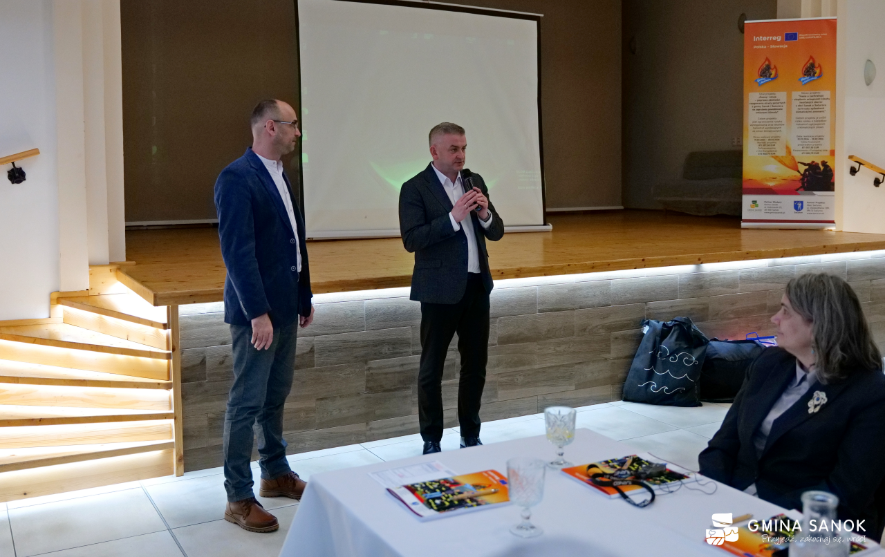 Zdjęcie do Konferencja zamykająca wsp&oacute;lny projekt Gminy Sanok i Sacurov &bdquo;Gaszą i Ratują&rdquo; na Słowacji