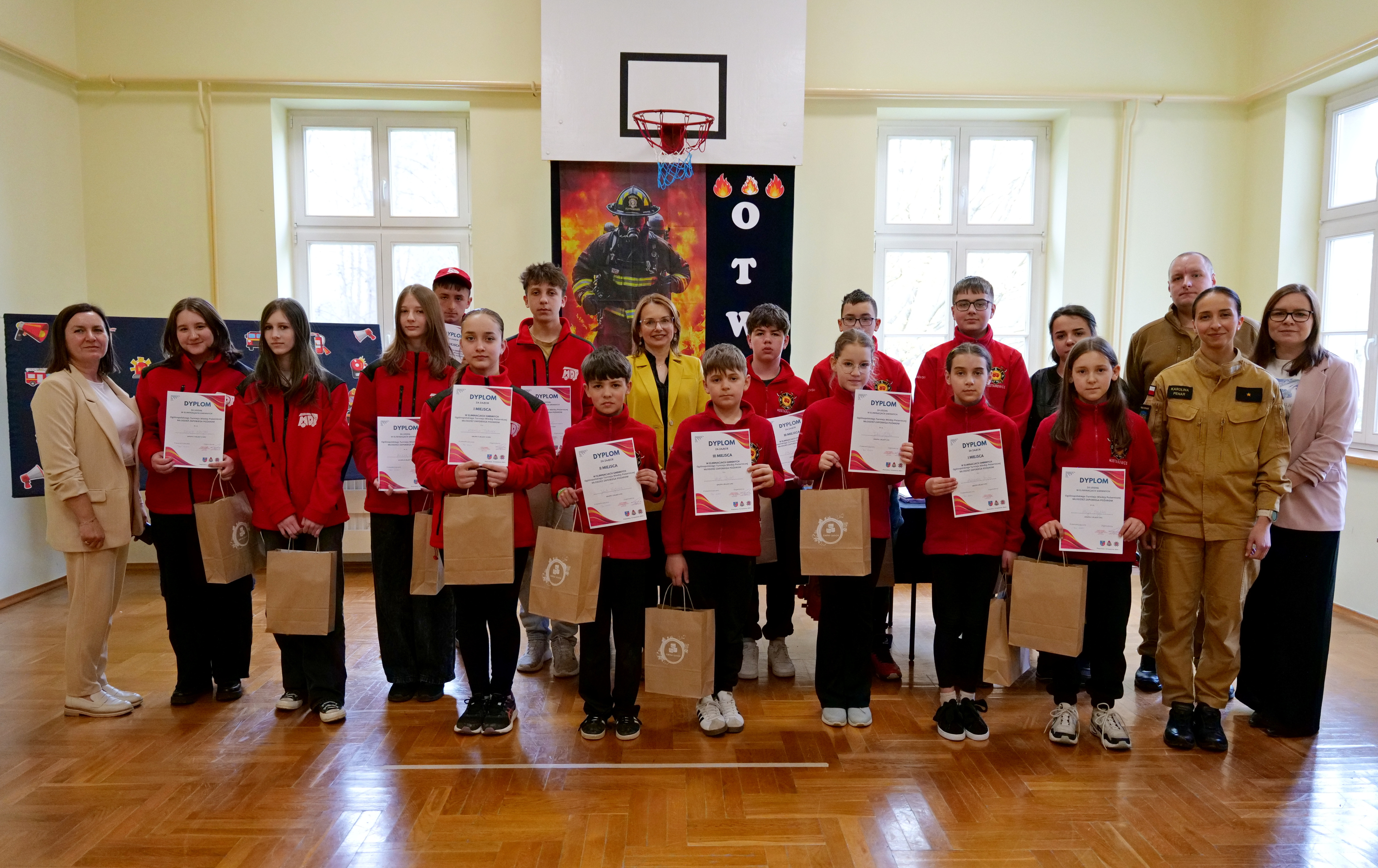 Zdjęcie do Eliminacje gminne Turnieju Wiedzy Pożarniczej w Pisarowcach za nami - znamy laureat&oacute;w