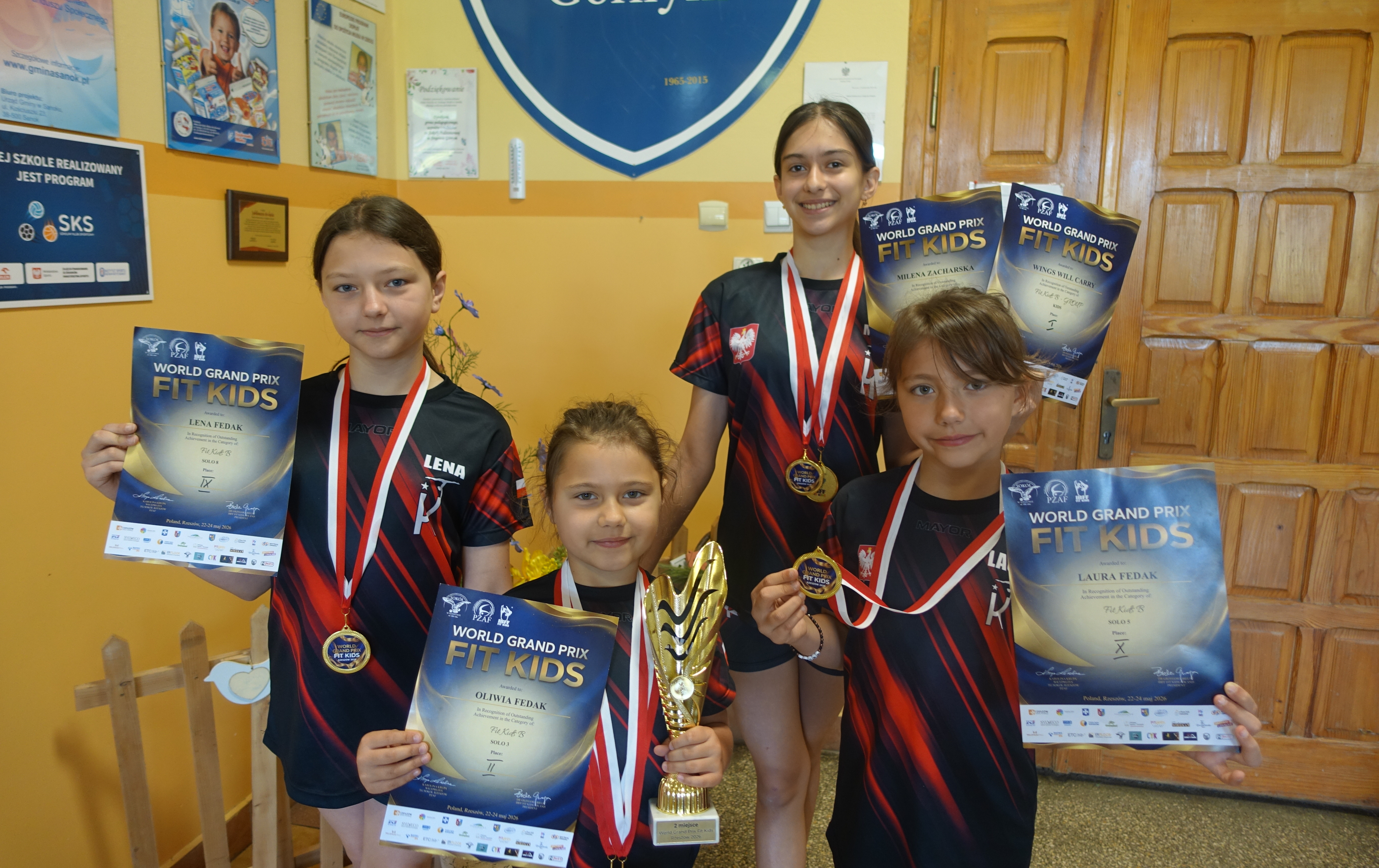 Zdjęcie do Sukces uczennic ze Szkoły Podstawowej w Srogowe G&oacute;rnym podczas zawod&oacute;w gimnastycznych World Grand Prix Fit Kids w Rzeszowie