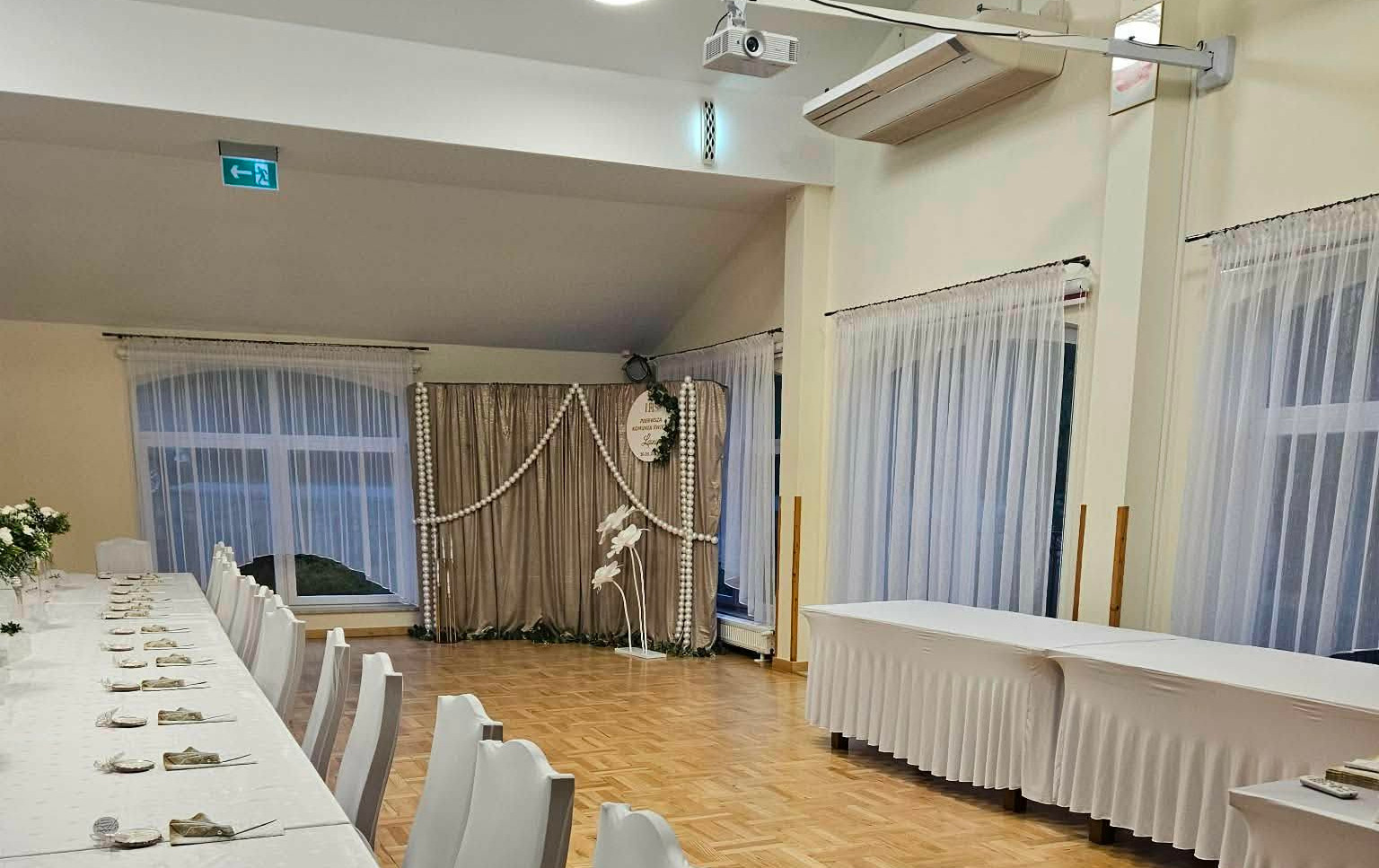 Zdjęcie do Wnętrze Wiejskiego Domu Kultury w Wujskiem przeszło małą metamorfozę